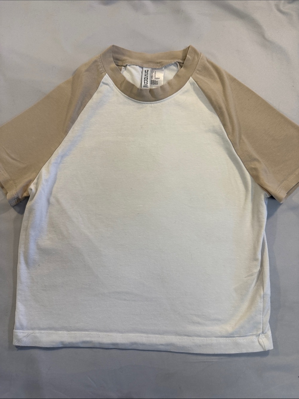 Divided Women's Raglan Crop Top in White and Tan